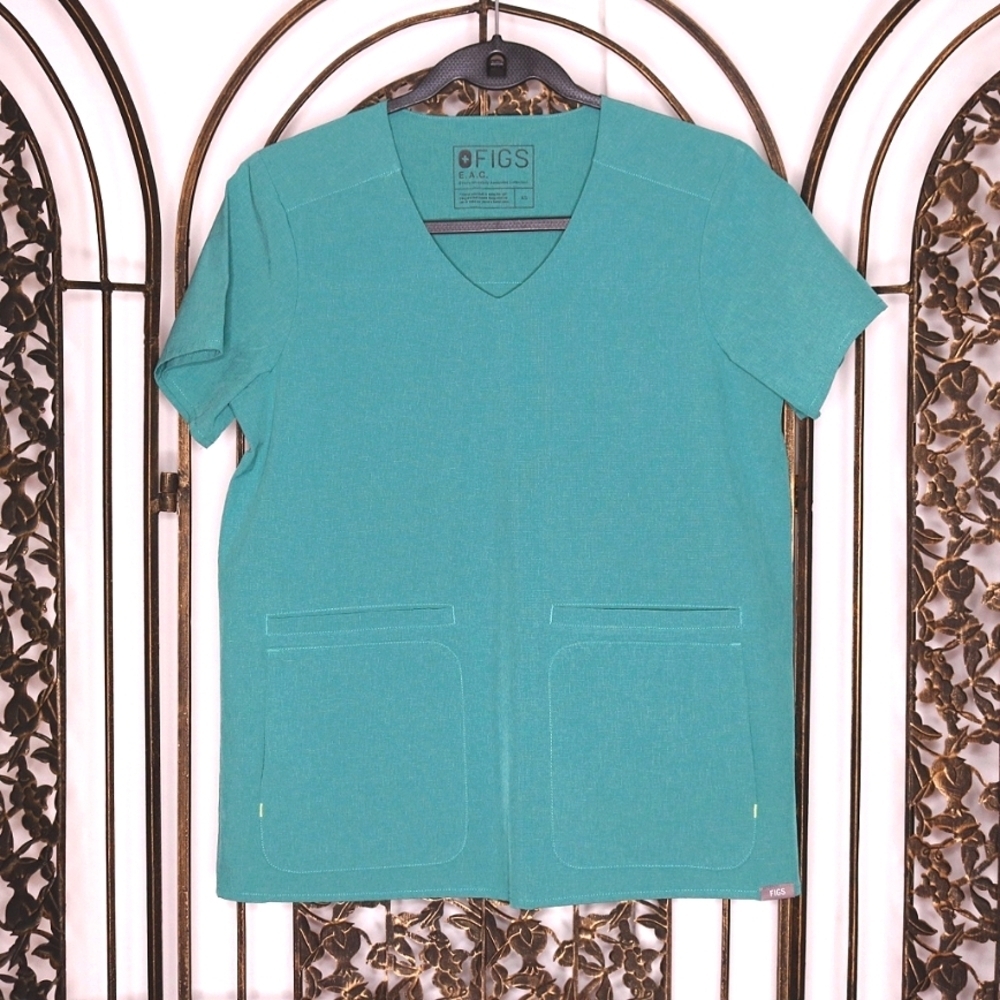 FIGS Scrub top Limited Edition FION E.A.C Lekei in Marine, Size XS